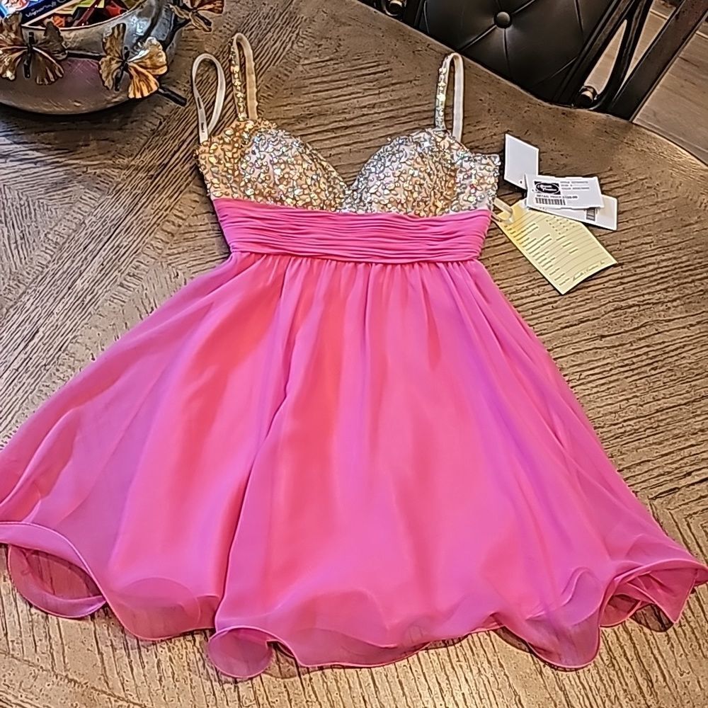 Pink beaded short dress size 4 NWT